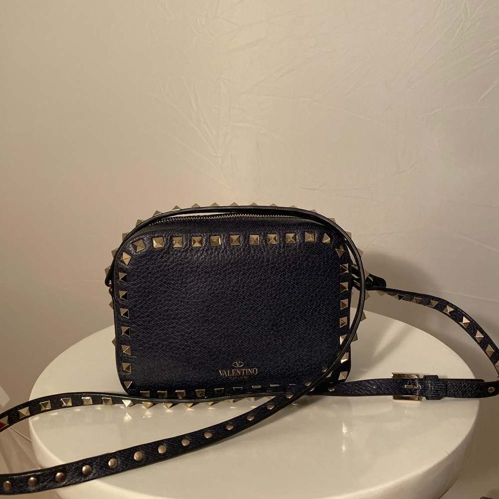 Valentino Garavani Rockstud ‘Denimn’ Camera Bag